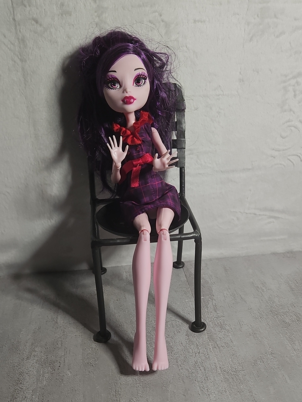 Elissabat fashion doll from the Monster High Ghoulebrities in Londoom collection